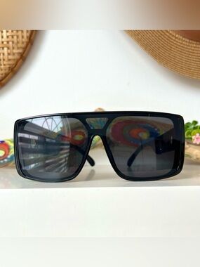 🆕Chic minimal fashion forward sunglasses